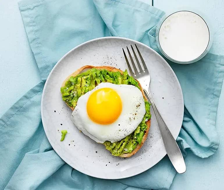 Rostade mackor med avokado