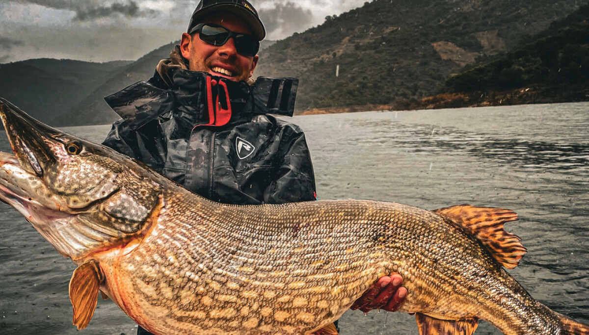 Stor fisk f�ngad vid sj�